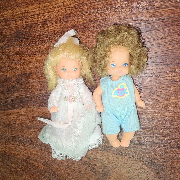 Vintage 1976 The Heart Family Rosebud & School Time Fun 1988 Barbie - Picture 1 of 6
